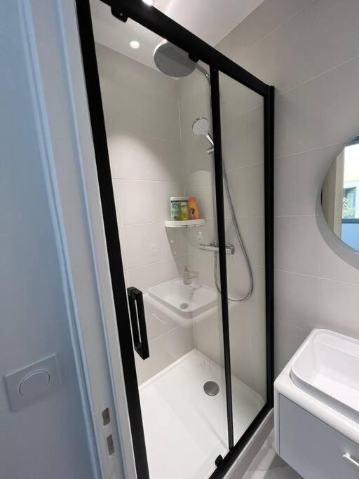 Cosy Flat For 6 People #2 Lejlighed Asnières Eksteriør billede