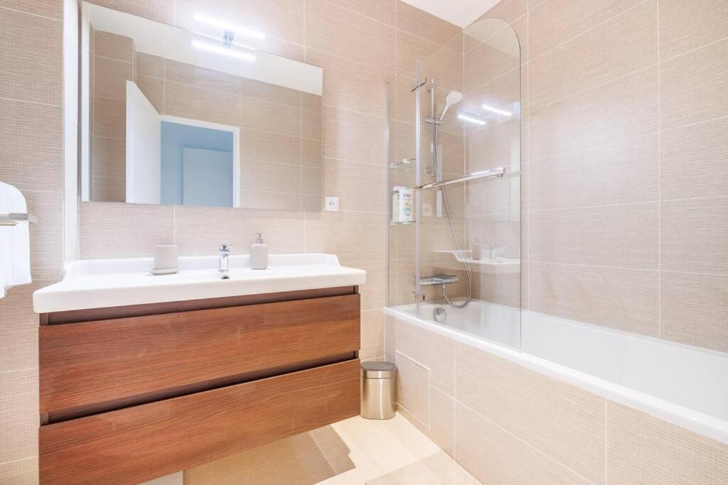 Cosy Flat For 6 People #2 Lejlighed Asnières Eksteriør billede